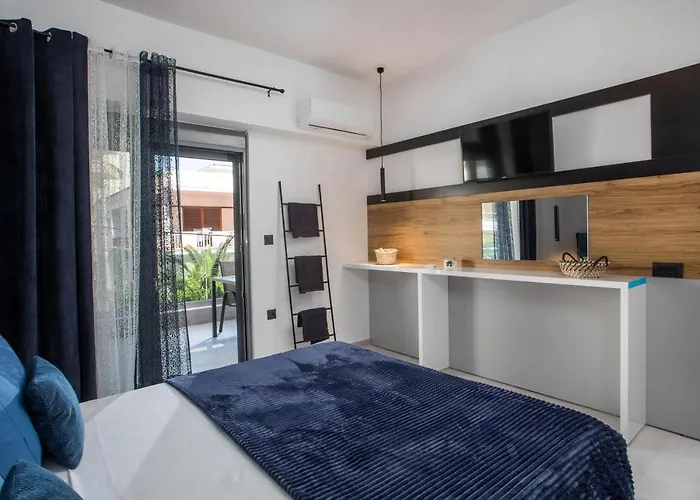 Rhodes Diamond Luxury Flat In The Heart Of Town *