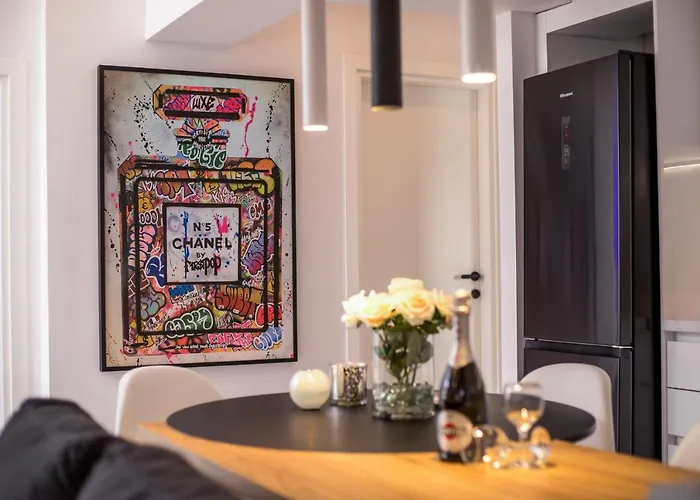 Rhodes Diamond Luxury Flat In The Heart Of Town 公寓
