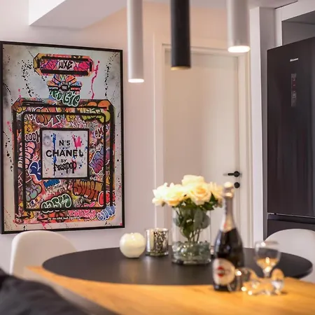Rhodes Diamond Luxury Flat In The Heart Of Town Appartement